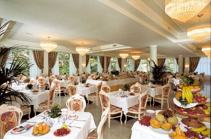 Hotel Internazionale Terme Abano Terme Exterior photo