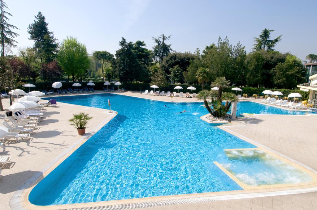Hotel Internazionale Terme Abano Terme Exterior photo